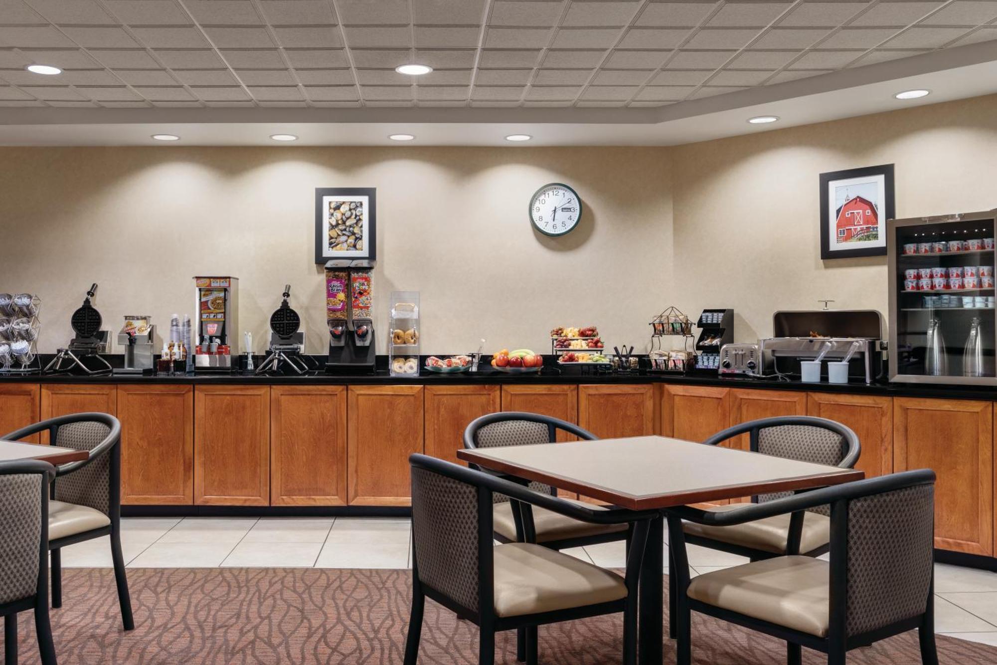 Wingate By Wyndham Louisville East Exterior photo